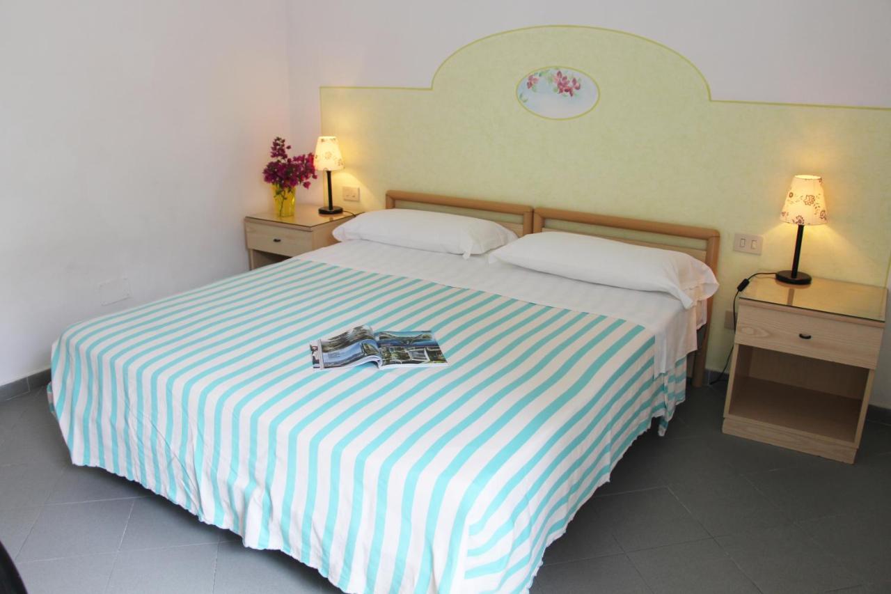 Cecilia Hotel 2*